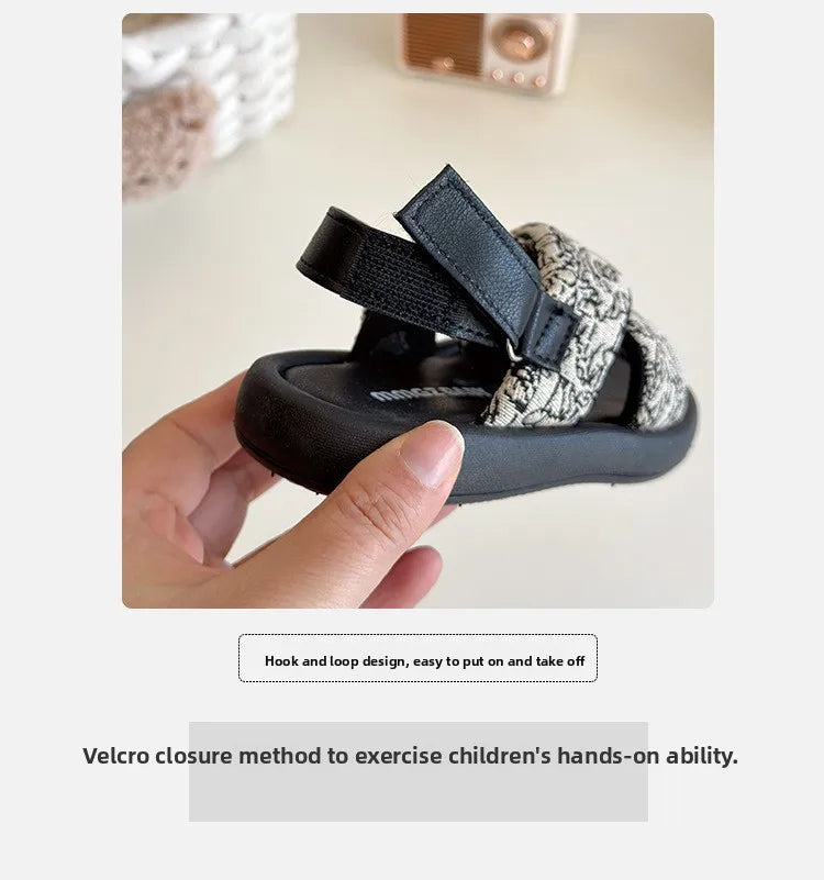 2026 Girls' Sandals Summer New Korean Version Little Girls All Design Sense Cross Strap Beach Sandals Comfort Daily Kids Sandals