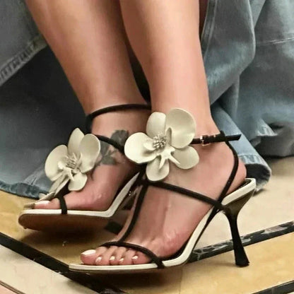 Elegant White Flower Decoration Heeled Sandals for Women Sexy Open Toe Ankle Strap Designer Shoes Fashion Wedding Bridal Shoes
