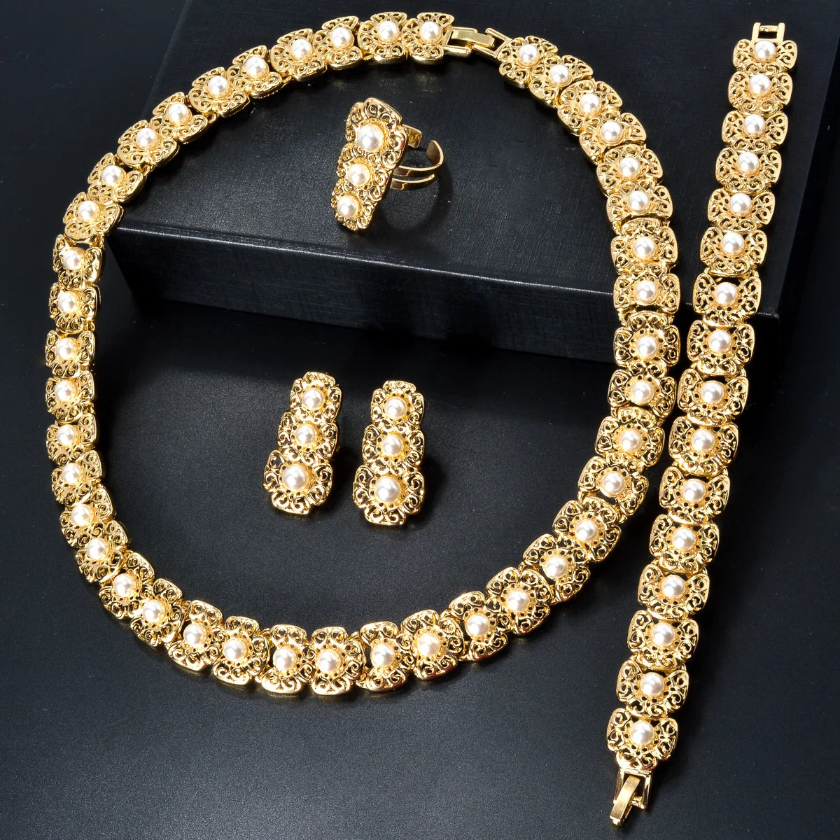 Conjunto de joias de luxo Dubai para mulheres, moderno, colar de pérolas, pulseira, anel, brincos, conjunto de joias banhadas a ouro 18k