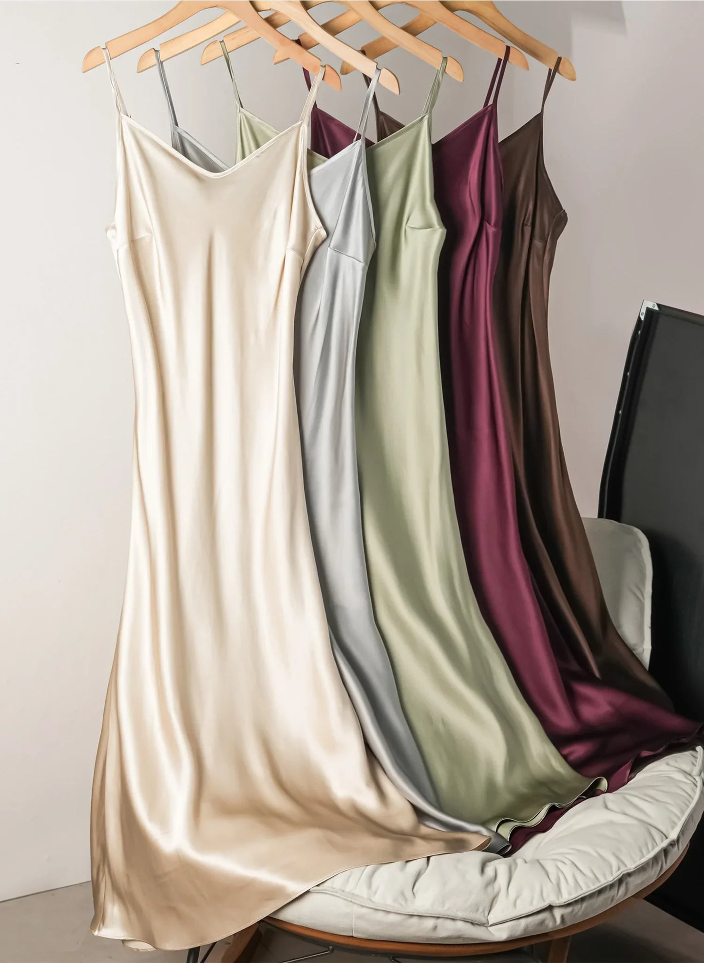 100% Natural Mulberry Silk Plain Satin French V-neck Diagonal Cut Women's Sexy Solid Suspender Dress