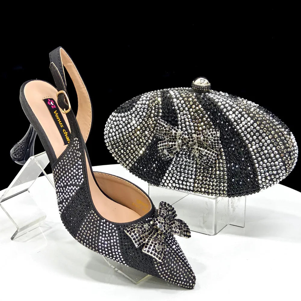 Elegância Festiva: Saltos Deslumbrantes e Clutch Chique, Combinação Perfeita de Sapatos e Bolsas para Festas