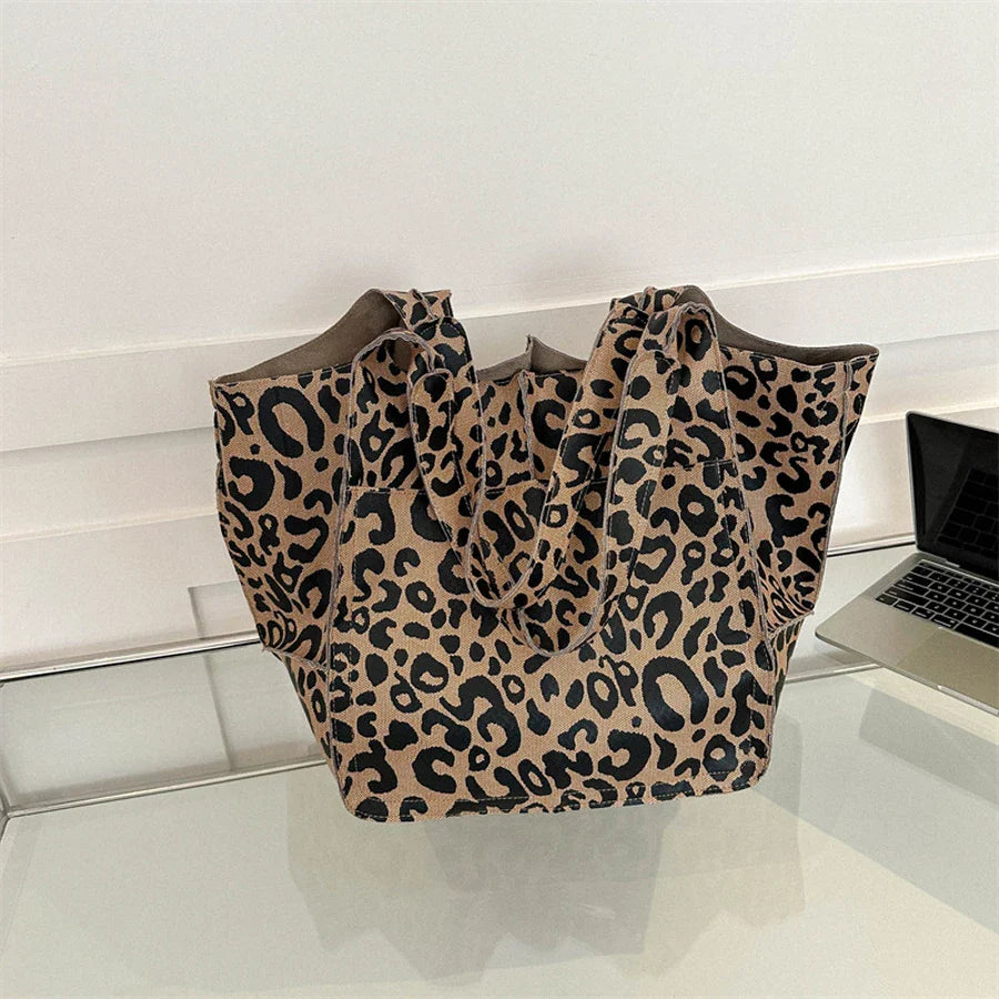 Fashionable and minimalist large bag with soft leather and large capacity shopping bag for women, one shoulder hand-held large b