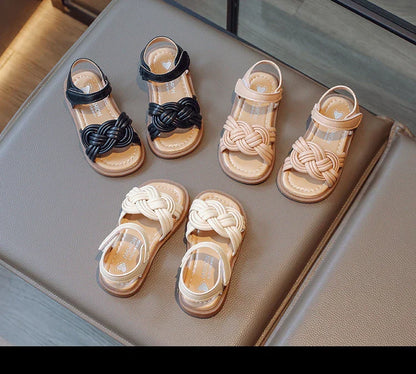 Children Fashion Girls Sandals Casual Weave Breatheable 2023 New Summer Beach Shoes Princess Flats Hook & Loop Chic Kids Korean