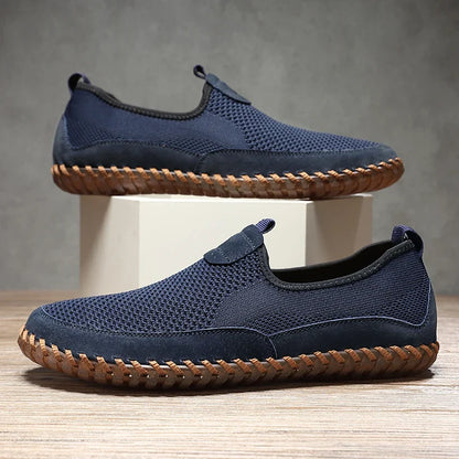 Breathable Men Casual Shoes Lightweight Outdoor Male Walking Shoes Anti-slip Men's Sneakers Slip on Flats Vulcanized Shoes 2025