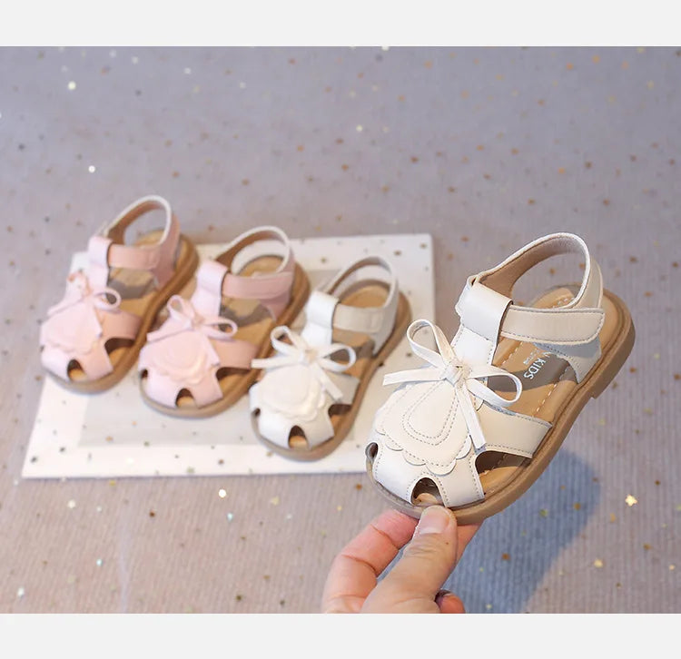 Girls Summer Sandals Toe-covered Anti-kick 2025 Brand New Children Flat Sandals Princess INS Hot Trend Toddler Clog Shoes I03055