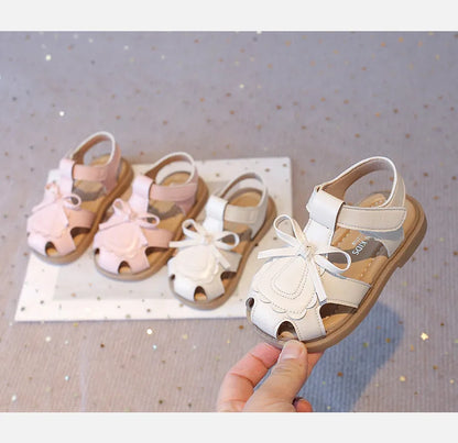 Girls Summer Sandals Toe-covered Anti-kick 2025 Brand New Children Flat Sandals Princess INS Hot Trend Toddler Clog Shoes I03055