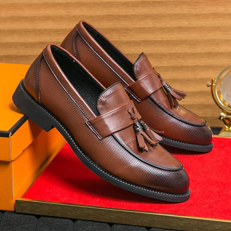 Mocassins Masculinos Sapatos Sociais de Couro de Luxo Respiráveis Sem Cadarço Sólidos Formais Casuais Sapatos Masculinos Designer Artesanais Mocassim