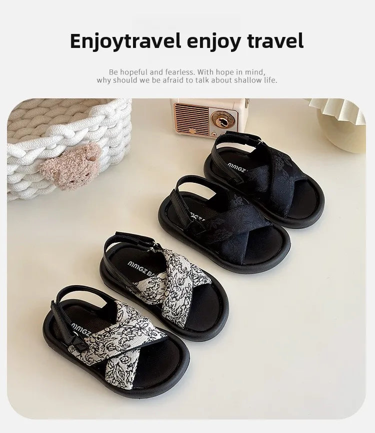 2026 Girls' Sandals Summer New Korean Version Little Girls All Design Sense Cross Strap Beach Sandals Comfort Daily Kids Sandals