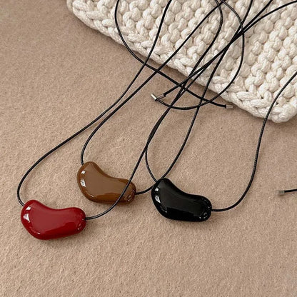 Luxury Irregular Red Enamel Heart Pendant Necklaces for Women Fashion Adjustable Black Rope Sweater Chain Necklaces Jewelry ﻿