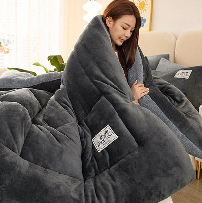 Winter Thick Coral Fleece Quilt Blanket Weighted Milk Velvet Snowflake Flannel Duvet Keep Warm Comforter for Student Dorm