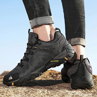 Non-slip Men Hiking Shoes Breathable Outdoor Wear Resistant Splashproof Climbing Men Sneaker Tourism Mountain Shoes