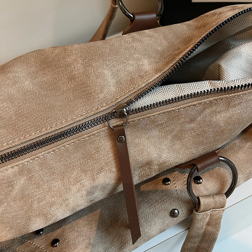 Autumn/Winter Retro Commuter Single Shoulder Bag for Women 2025 New Rivet Tote Bag Large Capacity Travel Handbag