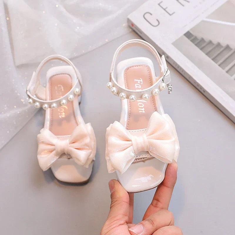 Sweet Girl's Sandals Bowtie Beading Patent Leather Children Sliders Summer Party Elegant Low Heel Black Beige Kids Shoes 26-36