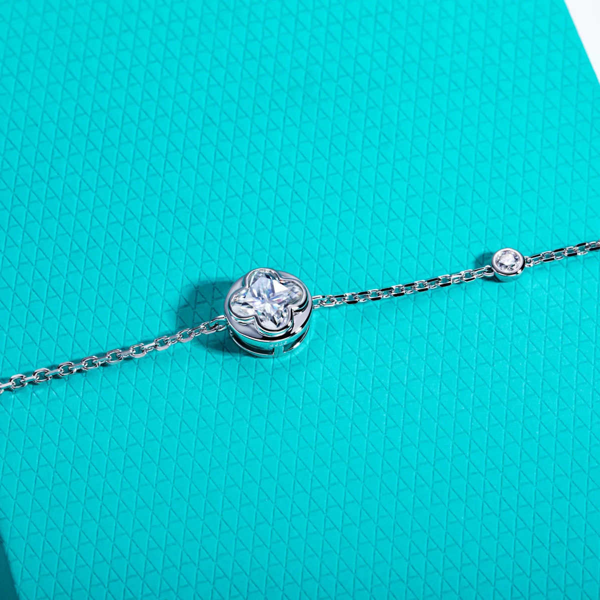 2ct (7x7mm) Four-Leaf Clover Cut Moissanite Bezel Bracelet 925 Sterling Silver 16+2cm Bracelets for Women Jewelry Gift