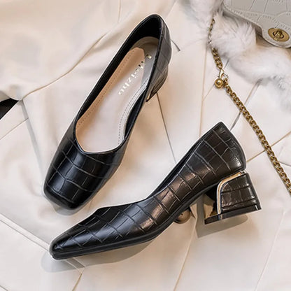 Plus Size 35-43 Women Pumps Med Heel Square Toe Pumps Office Lady Leahter Shoes Big Gold Metal Chain Soft Soles Slip on Shoes