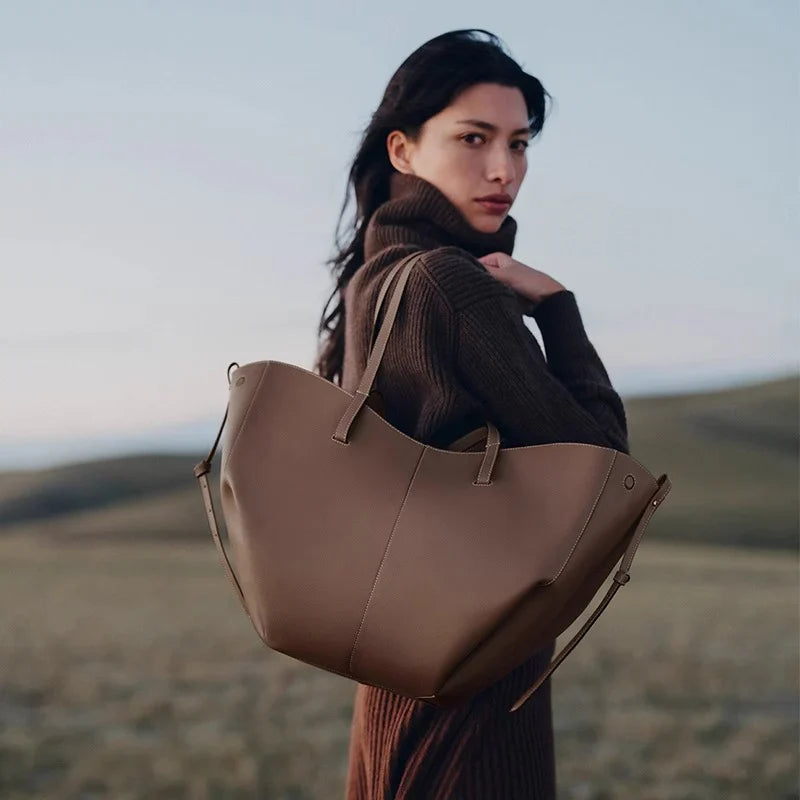 Nouveau sac fourre-tout en cuir de grande taille pour femmesNiche féminine sac à main ailes de grande capacité sac à bandoulière