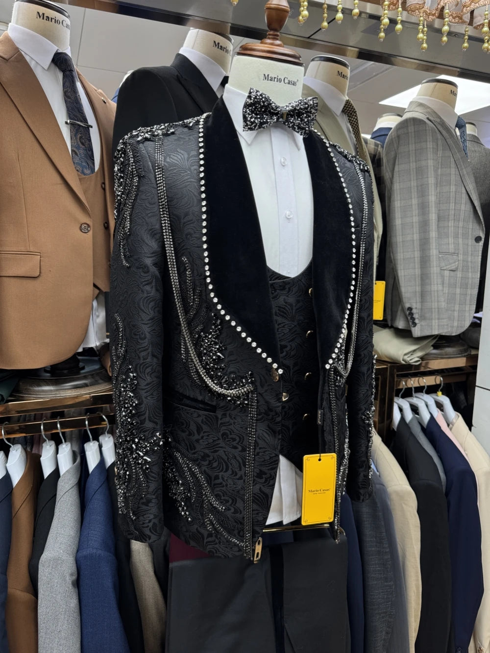 Chegada Nova Conjunto de Terno Masculino de Luxo 3 Peças Roupa de Banquete Festa Lindo Elegante Smoking com Lapela Xale para Homens Roupa de Dança