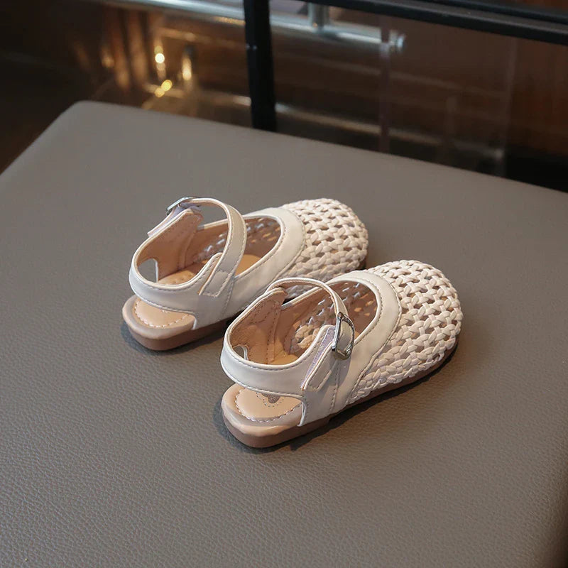 Little Girl Sandal Summer Beach Versatile Kids Princess Half Sandals Fashion Woven Style Children Causal Hollow-out Flat Shoes