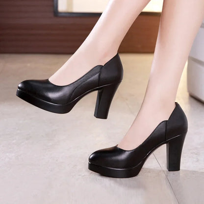 Sapatos Pequenos Tamanhos 32-43 Elegantes Scarpins Formais Femininos Sapatos de Salto Bloco Alto Primavera 2026 Rasos para Escritório Modelo Casamento