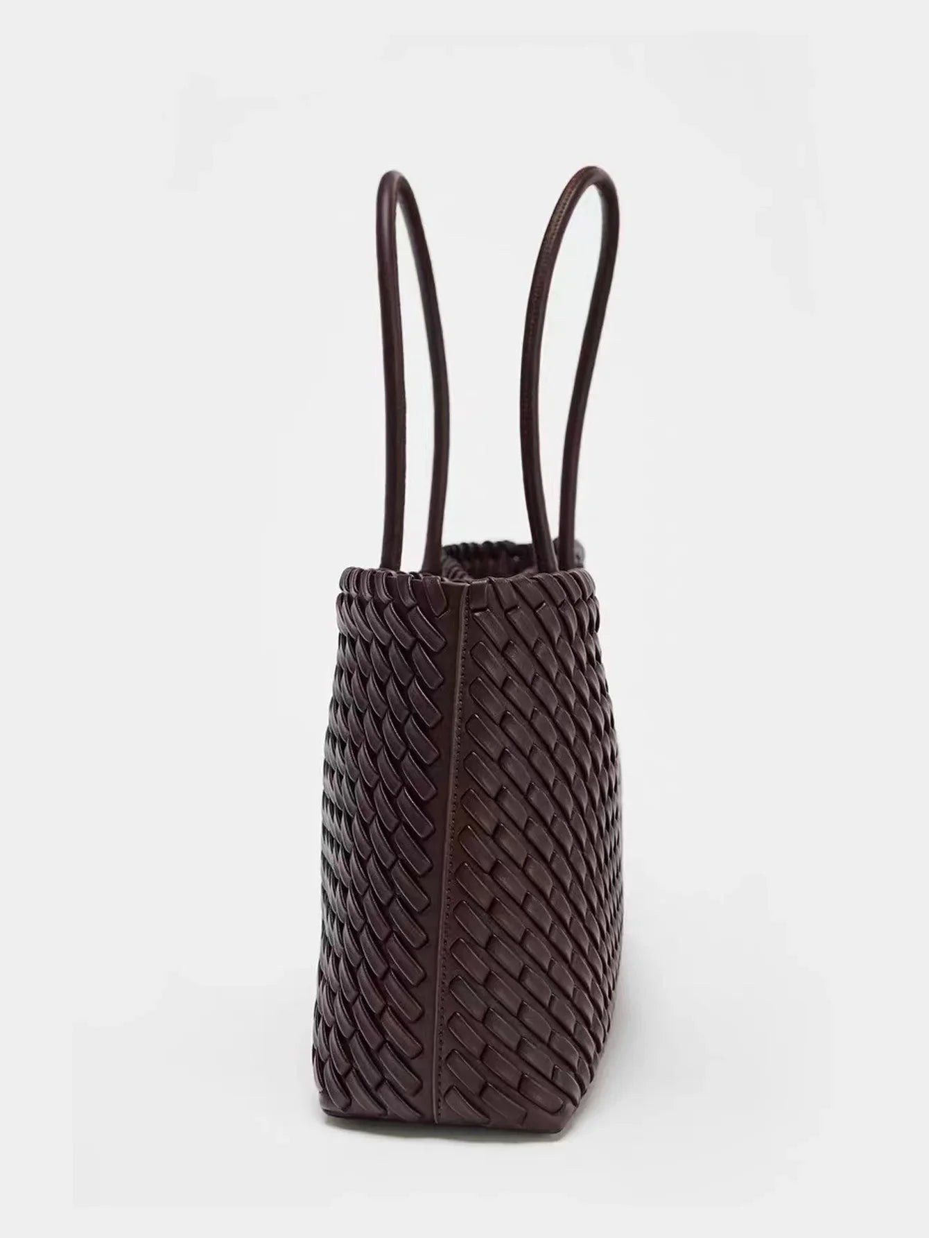 2025 new niche commuting woven hand-held shoulder bag, fashionable and versatile, super large capacity tote bag