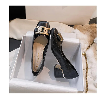 Plus Size 35-43 Women Pumps Med Heel Square Toe Pumps Office Lady Leahter Shoes Big Gold Metal Chain Soft Soles Slip on Shoes