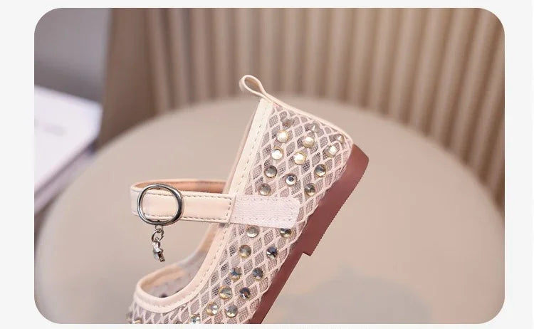 Summer Quick-Dry Mesh Kids Sandals for Girls Witn Sparkly Sequins Non-Slip Sole Cuts-outs Toddler Flats Beach Shoes Daily Wear