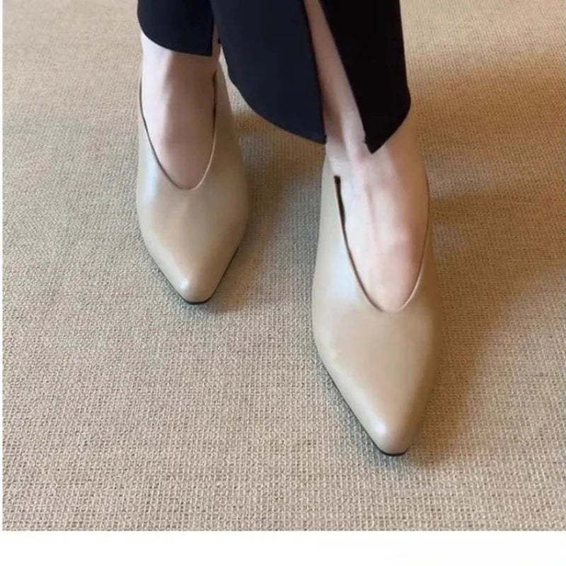 2025 New Women's Pointed Toe Chunky Heel Pumps - French Retro Low Cut Dress Shoes for Office - Comfortable & Versatile
