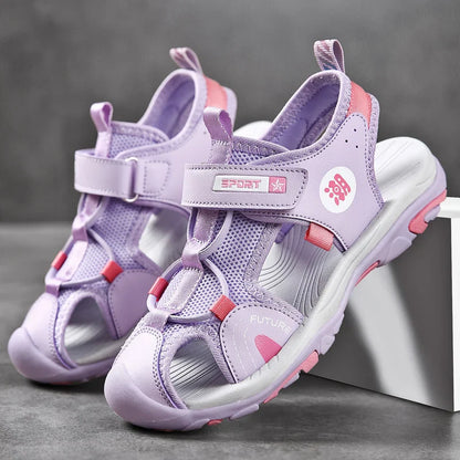A pair of children's summer toe-covering sports sandals, wear-resistant outdoor beach shoes, size 28-39，MQ-9019
