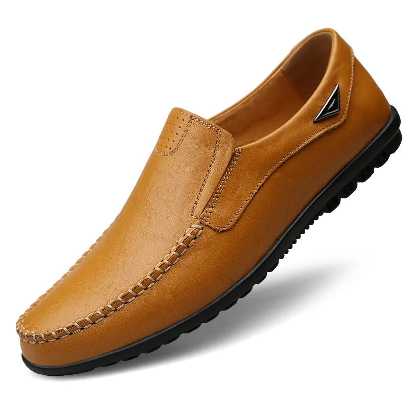 Sapatos Casuais Masculinos de Couro Genuíno Marca Italiana Macia Mocassins Respiráveis Slip-on Pretos para Dirigir Tamanhos Grandes 37-47