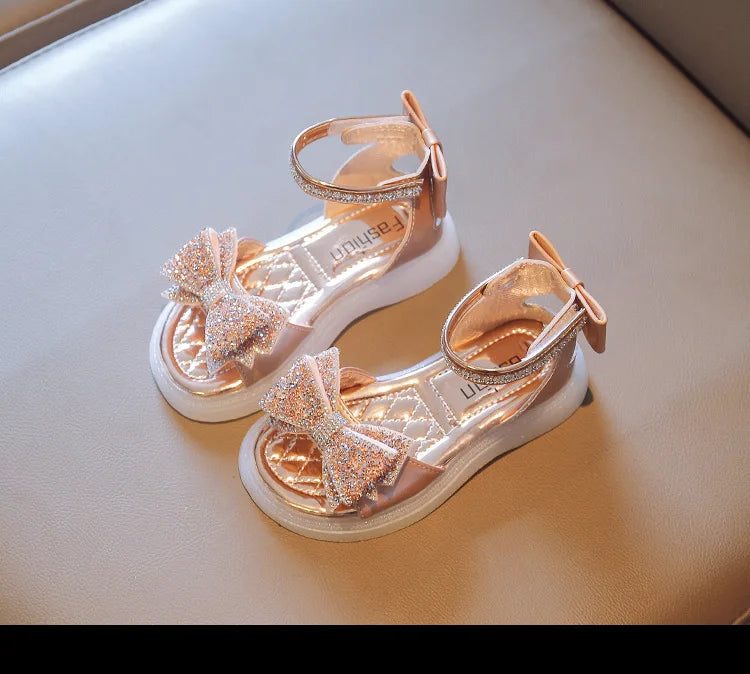 Girls Princess Sandals 2026 Summer New Baby Sparkly Rhinestones Bow Shoes Fashion Non-slip Flat Children's Sandals Boots I05257