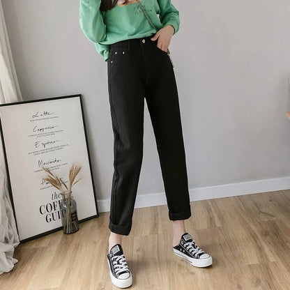 Calça Jeans Harem de Cintura Alta e Perna Reta com Comprimento Cropped