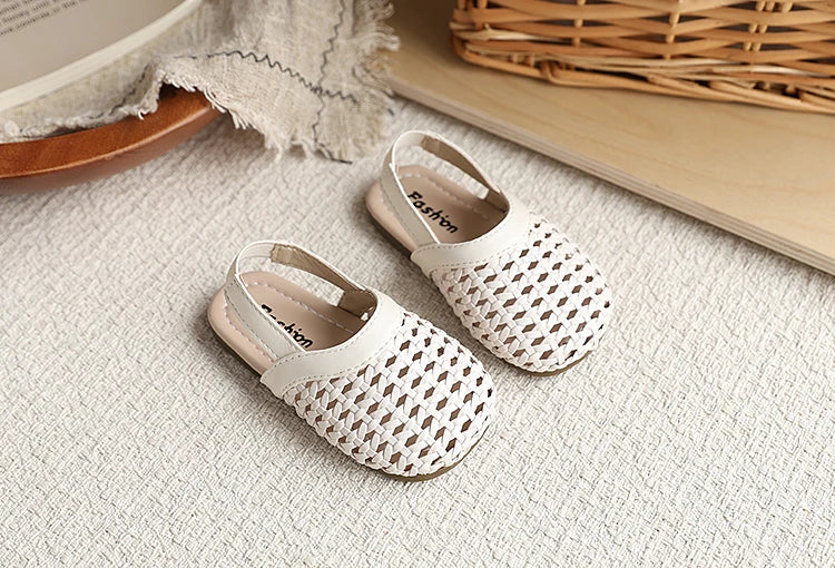 Baby Girls Shoes Braided Sandals for Girls Kids Fashion Hollow Out Leather Shoe Soft Sole Retro Princess Slippers Beach Shoes