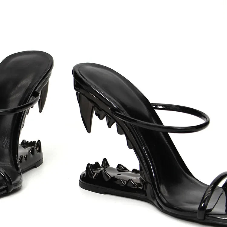 Big Gold Chain Peep Toe Tiger Teeth Heel Sandals 2024 New Fashion Silvery Beach Party Outdoors Women's Slippers Size 35-43
