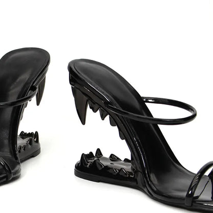 Big Gold Chain Peep Toe Tiger Teeth Heel Sandals 2024 New Fashion Silvery Beach Party Outdoors Women's Slippers Size 35-43