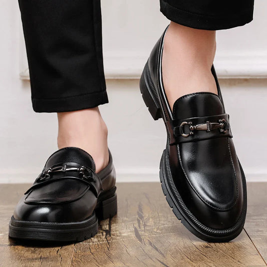Men Loafers PU Solid Color Low Heel Round Toe Fashionable Classic Horseclip Decoration Business Formal Men Shoes