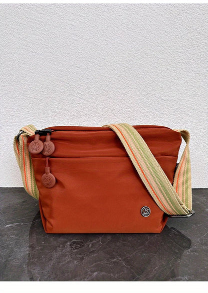 Ultra-light Nylon Crossbody Bag for Women Adjustable Wide Strap Lightweight Women's Bag Zipper Closure Stylish Messenger Bag
