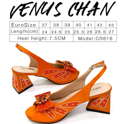 Conjunto Combinando Sapatos e Bolsas Italianos 2024 Peep Toe Salto Alto Cor Pêssego Laço Strass Sapatos Femininos para Festa