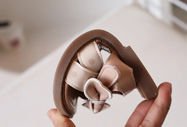 2026 Summer New Girls Soft Bottom Sandals Fashion Retro Hollow Roman Casual Shoes Open-toe Hundreds Of Princess Beach Shoes