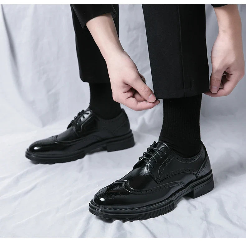 Brown Handmade Leather Men 2026 Oxford Shoes Black Leather Man Formal Classic Brogue Business Shoes Chaussure Homme