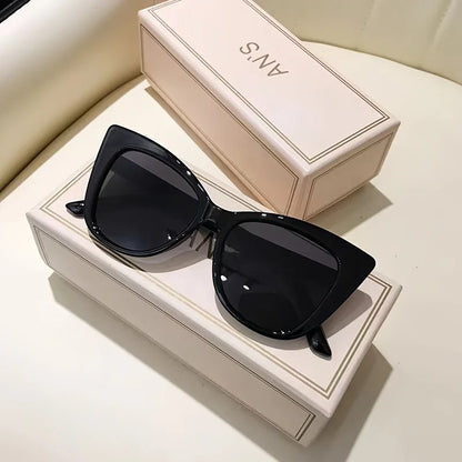 New style Women's cat's eye box simple gradient color matching Sunglasses-Joker fashion glasses