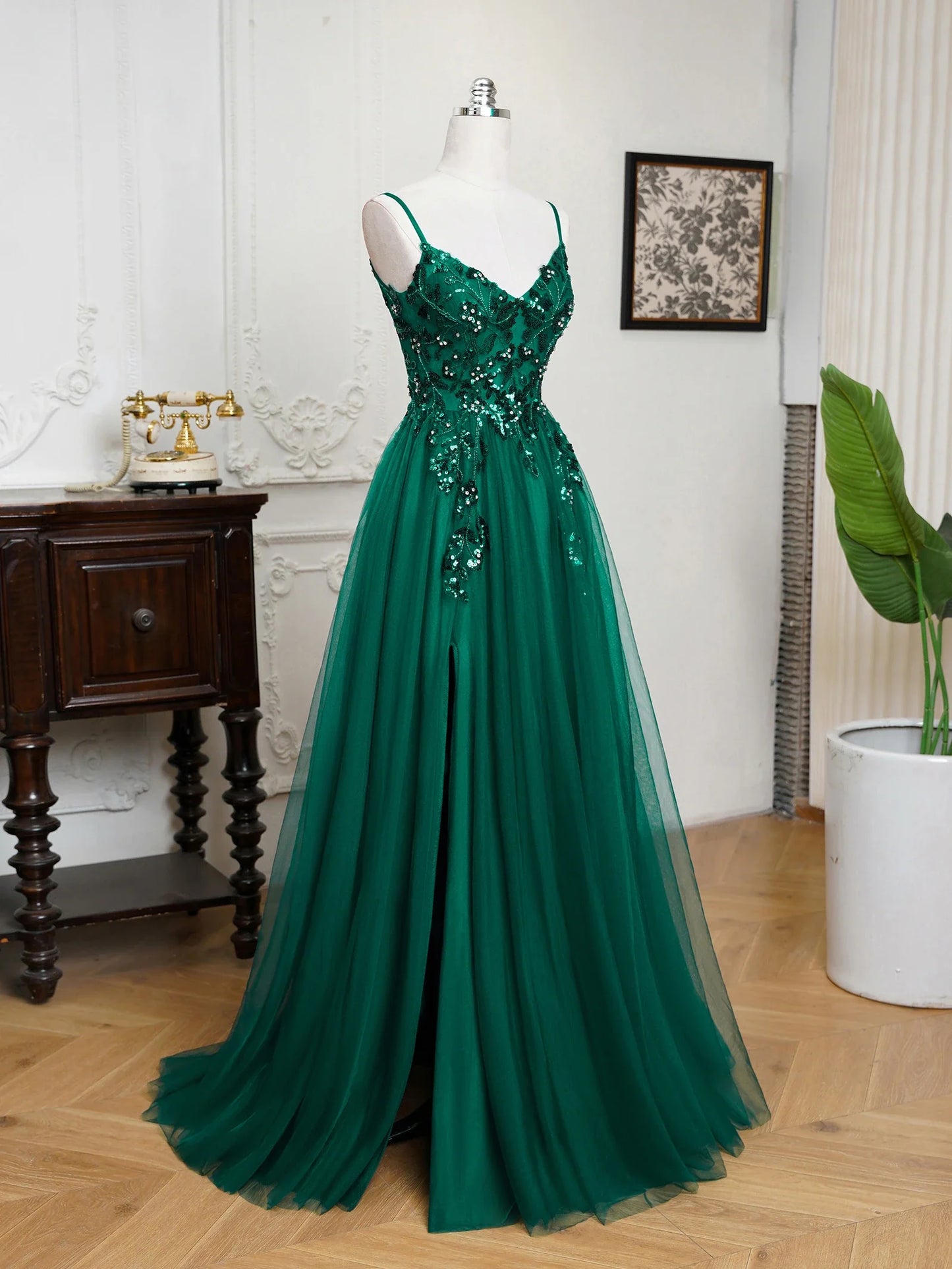 Sling Evening Dresses Prom Dress V-Neck A-Line Train High Split Gowns Sexy Spaghetti Straps Illusion Sequins Appliques