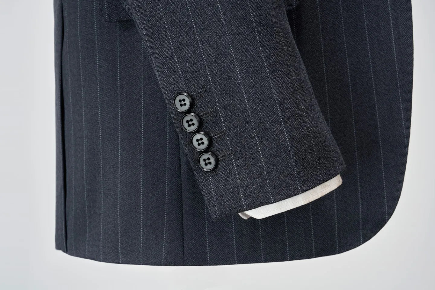 Trajes Musculosos para Noivos 2025 Tamanhos EUA Alfaiataria 3D Italiana TR para Ombros Largos Conjunto de Casamento e Negócios com Calças Ajustáveis
