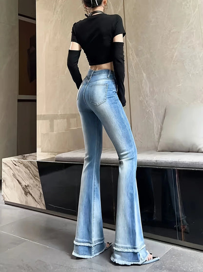 Flared jeans with frayed seams, high-waisted slim-fit jeans