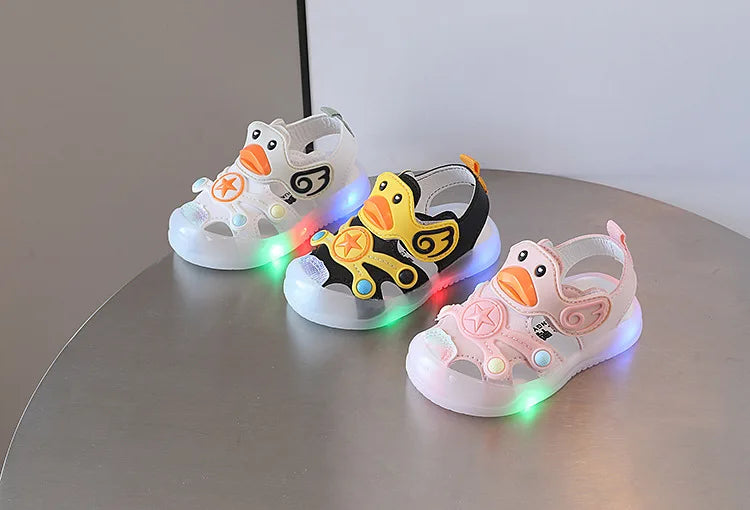 LED Light Baby Shoes 2023 Summer 0-3 Year Old Boys/girl Headband Anti Kick Sandals with Soft Soles Baby Toddler Soles Beach Shoe