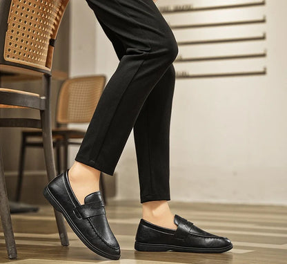 New fashionable and breathable men's loafers versatile and low top casual single shoes