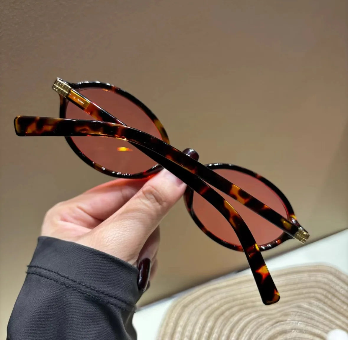 New Frame Oval Shape Sunglasses Classic Men's Vintage Sun Glasses Women Outdoor Leisure Eyewear UV400 Glasses Shades
