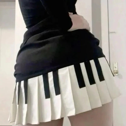 Spring Women Piano Skirt Black White Contrast Pleated Mini Skirt Y2K Harajuku Empire Waist Slim Short Skirt Streetwear