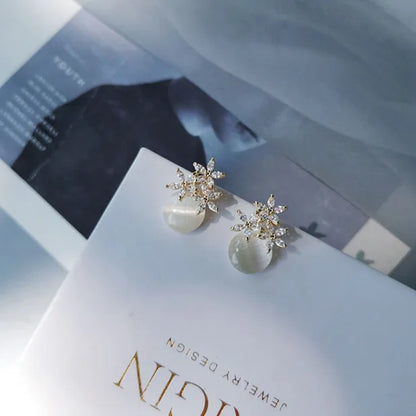 Flower Rhinestones Opal Stud Earrings for Women Small Exquisite Sweet Versatile Advanced Earring Charms Jewelry Gifts Wholesale