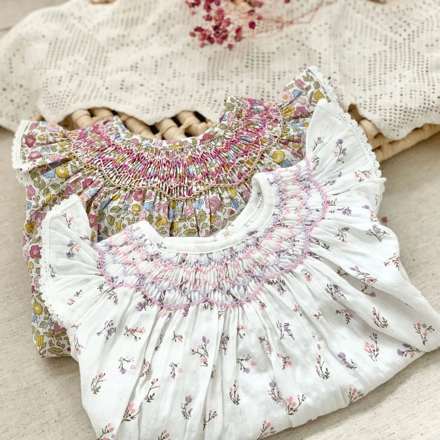 Smocked Ruffles Lace Girls Beach Dress Summer Soft Breathable Toddler Girls Clothing Children Holiday A-Line Dress Vestidos 2024
