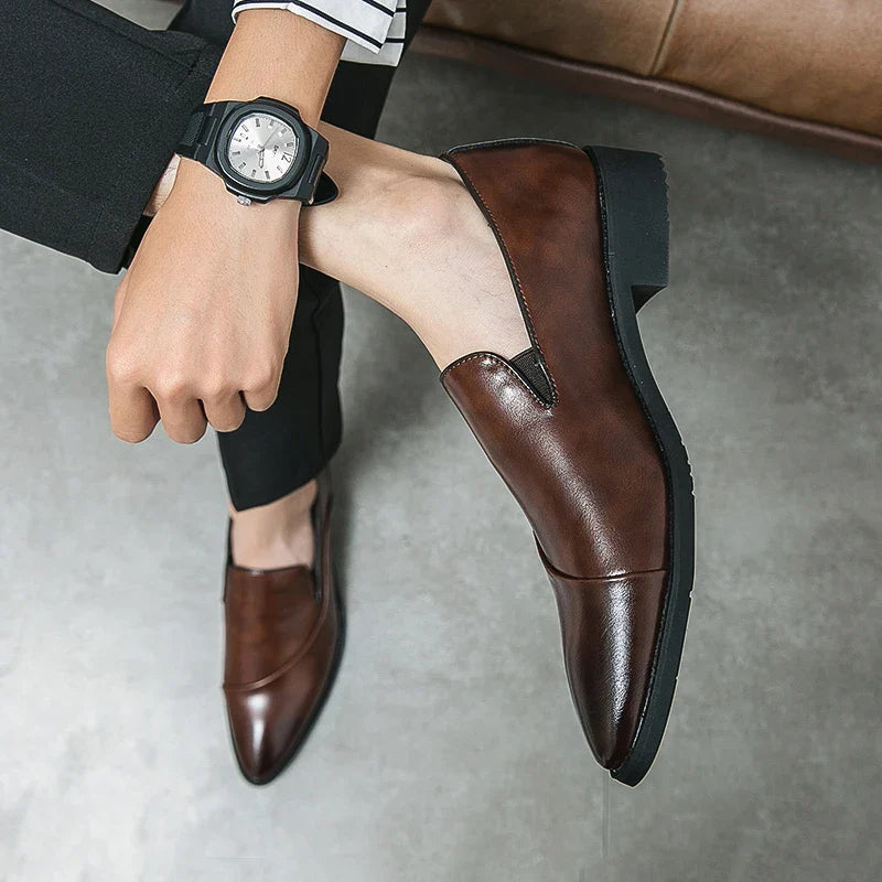 Casual Leather Shoes Large Size Men Business Shoes 2026 New Slip on Pointed leather Loafers Hand Polished Leather Casual Shoes